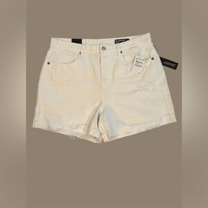 BLANK NYC THE PERRY White Jean Mom Shorts Relaxed Fit Cotton